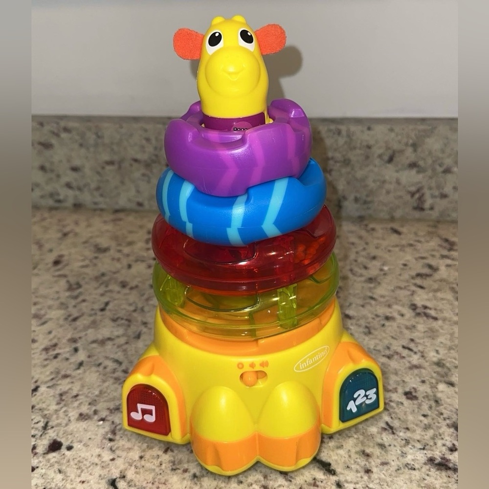 Infantino Stacking Rings Music Lights